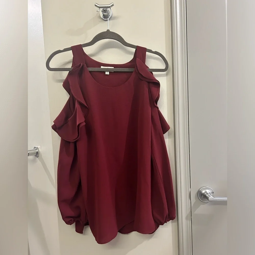 Umgee Cold Shoulder Long Sleeve Top Ruffle Maroon Small
